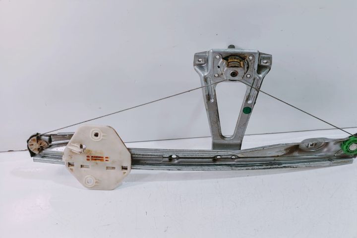 Macara  Stanga Spate  7700434697H Renault Symbol prima generatie (fac