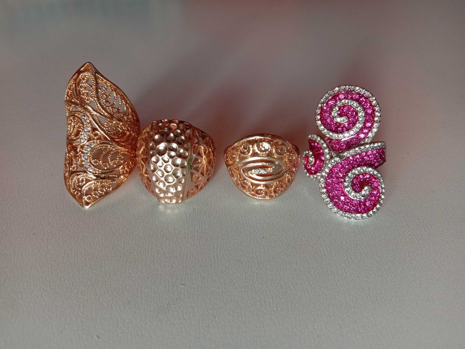 Кольца (бижутерия)