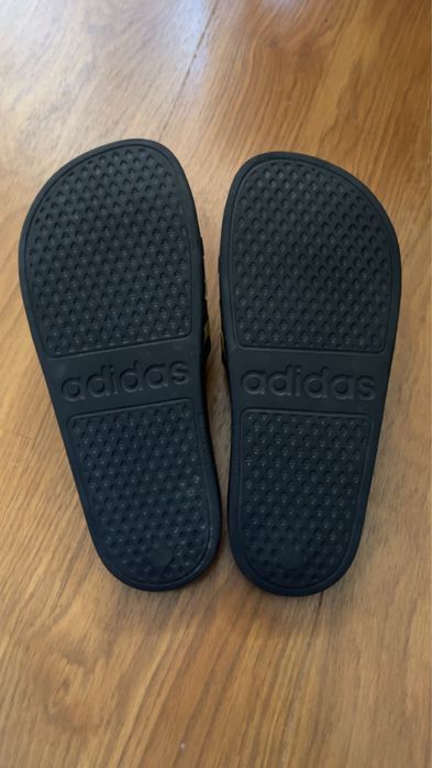 Slapi adidas marimea 39