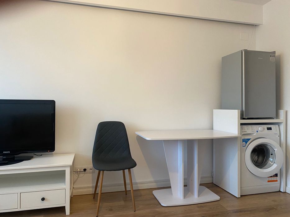 Închiriez Garsonieră str. Fabricii