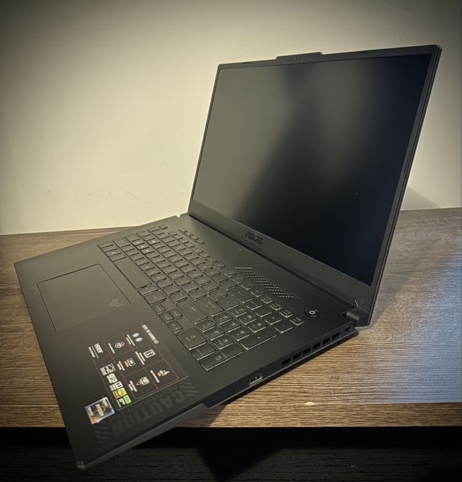Laptop Gaming ASUS TUF A17 RTX 4050 6Gb Ryzen 7 4,7GHz 16RAM 512Gb Nou