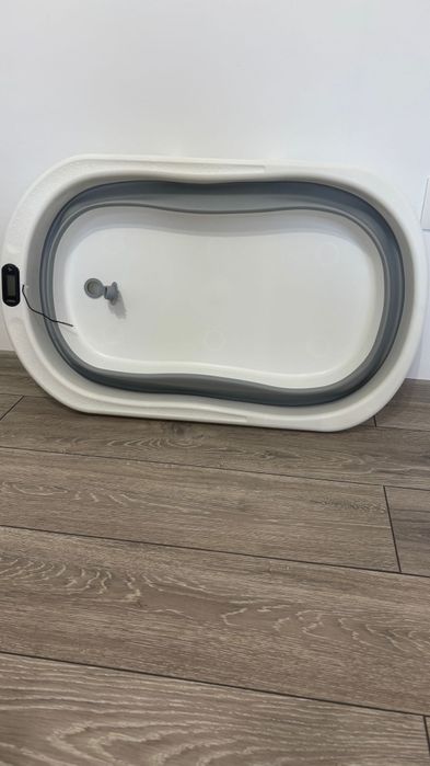 Vand cadita baie cu suport și masa de infasat