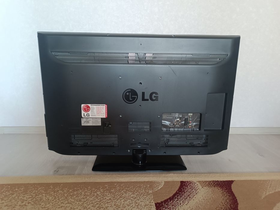 Продам ТВ LG 42LD
