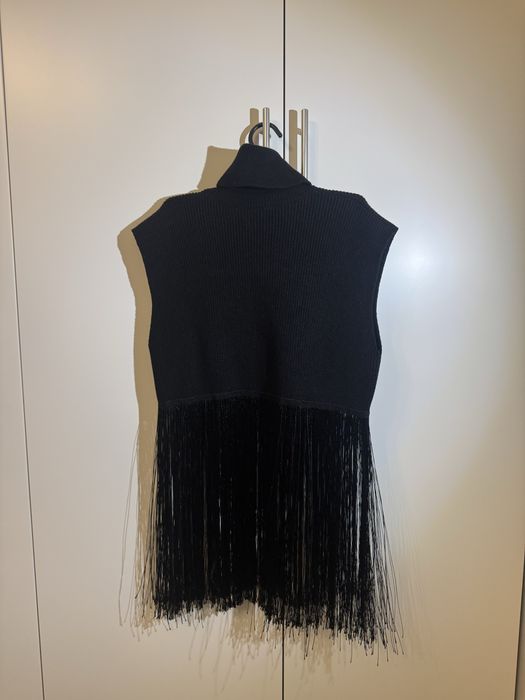 Продам безрукавку Zara