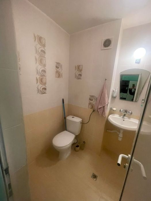 Продава се Тристаен апартамент в Плевен, 9-ти квартал - 74 кв.м за 1217 €/кв.м - Снимка #2