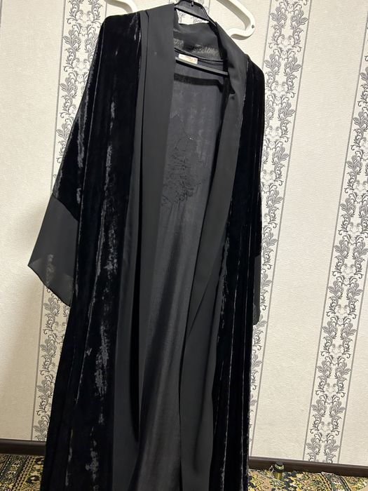 Barxatniy abaya sotiladi