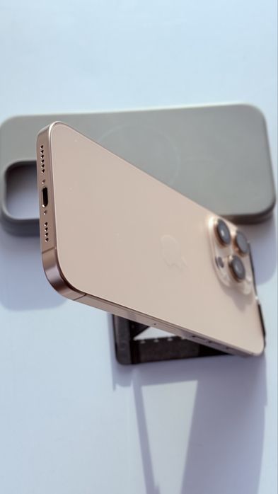 Iphone 16 pro max gold