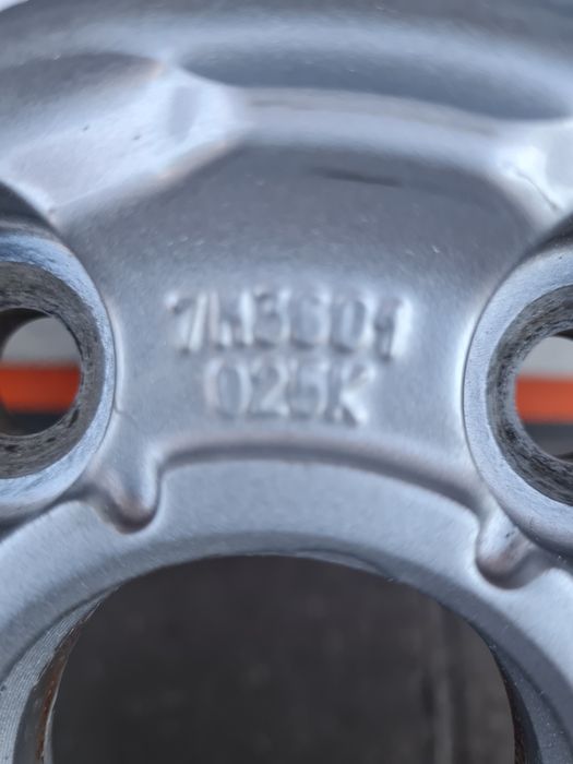 Оригинални джанти за ФОЛКСВАГЕН VW R17 5x112 ET54 7J