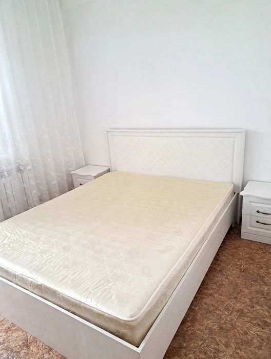 Белая Кровать продам