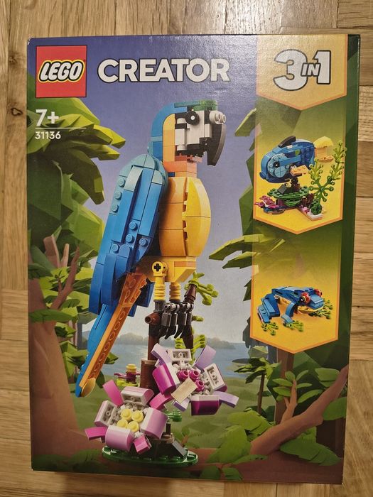 Lego ideas Space station 21321 и Lego creator 3 in 1, 31136