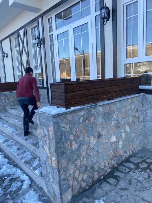 Элитные кашпо из натуральной древесины (клумбы из массива дерева)