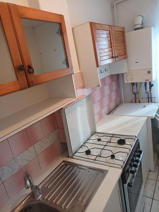 Garsonieră de inchiriat zona sens/ Casa Albă