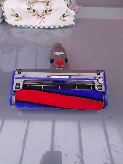 De vanzare perie Fluffy  noua pentru aspiratoare  Dyson V 7,8,10,11,15