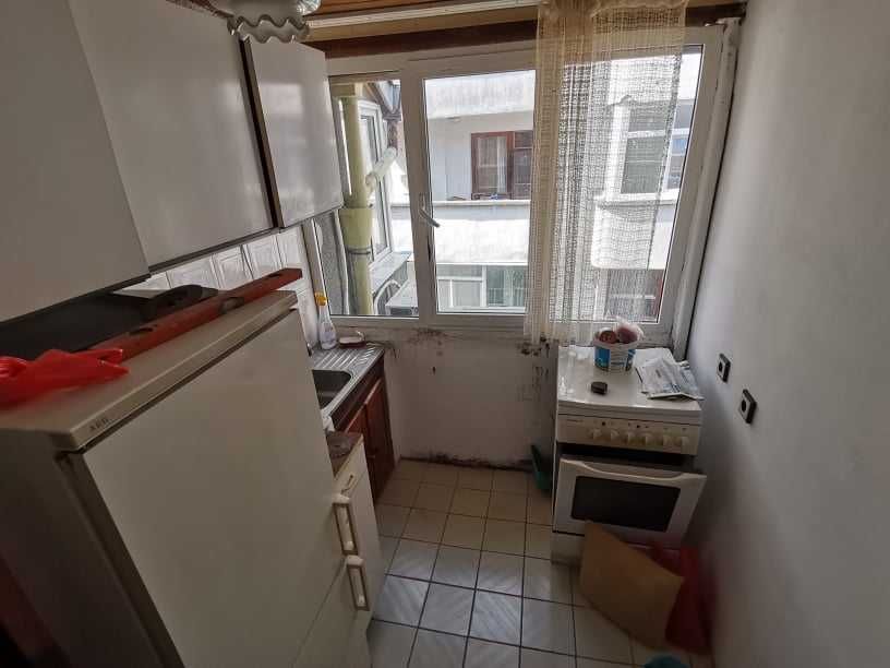 Дава се под наем Тристаен апартамент в Бургас, Възраждане - 70 кв.м за 153 € - Снимка #3