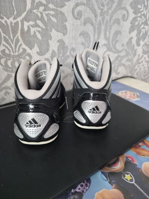 Маратонки Adidas