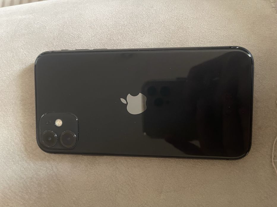 Продам айфон 11 black