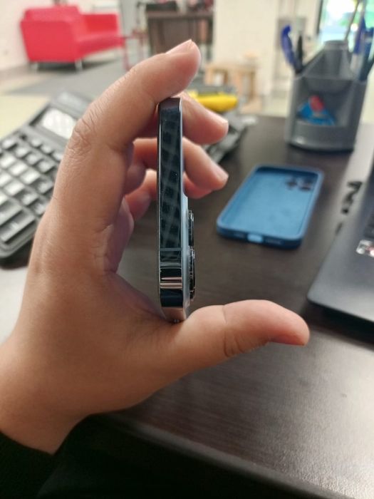 Продам Iphone 13pro max