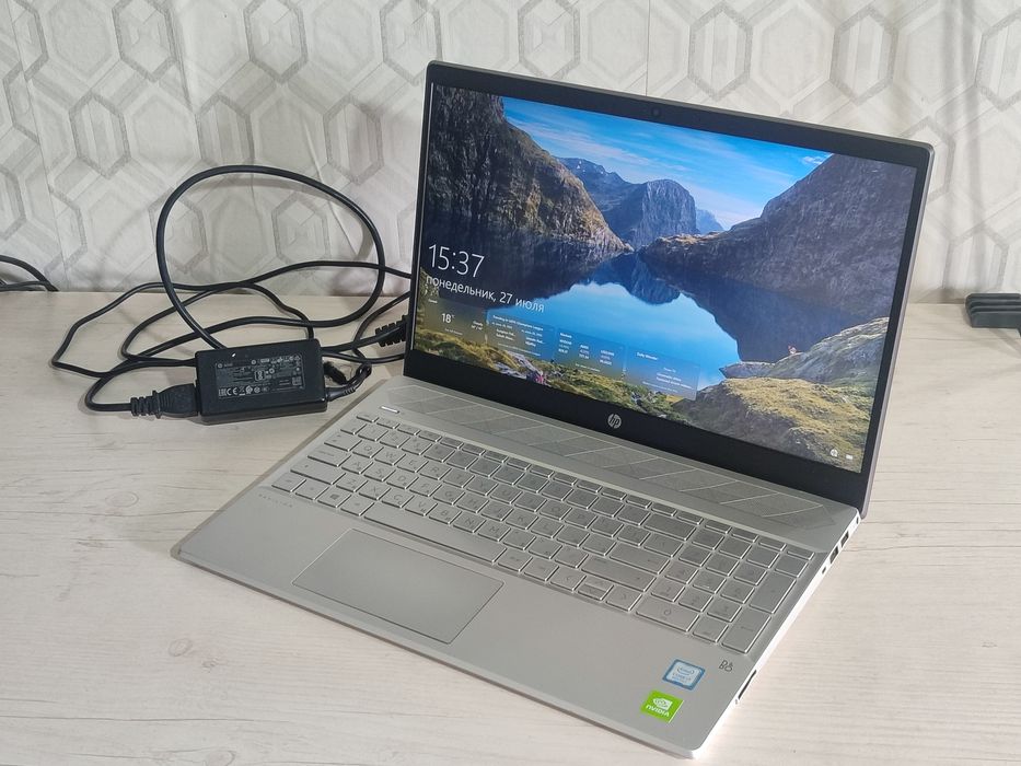 HP Pavilion 15, core i7-8565U