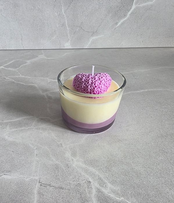 Соеви свещи в чаша