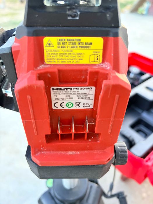 Nivela laser multiliniar Hilti PM 30-MG cu linii verzi
