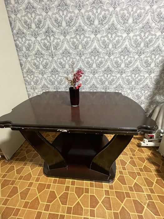 Продается столик журнальный