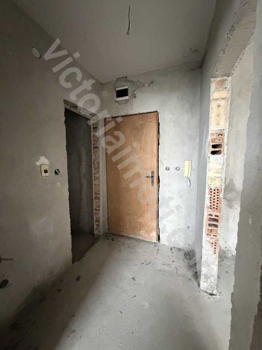 Продава се Двустаен апартамент в Велико Търново, Център - 60 кв.м за 893 €/кв.м - Снимка #4