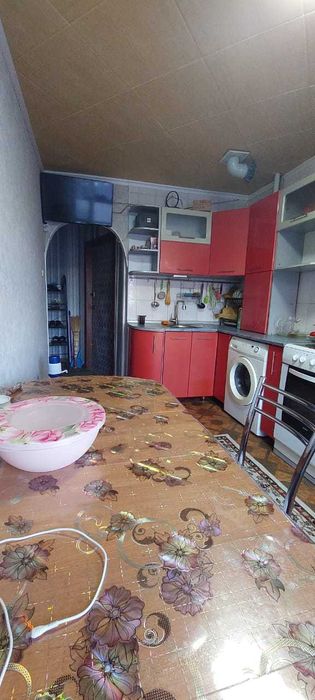 4 комнатная / на 8 микрорайоне