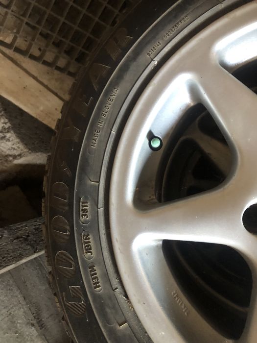 M+S 205 60 15 Good Year Ultragrip 8