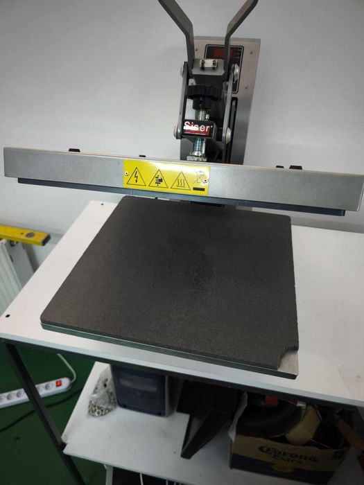 Presă termică profesională Siser TS-BASE 38x38 cm – perfect funcțională