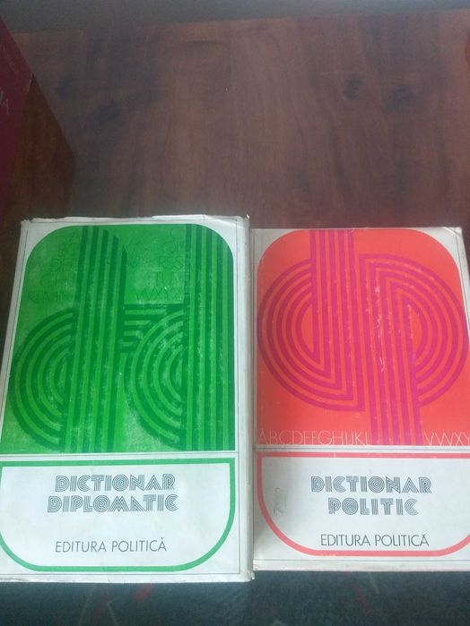 Vand diferite carti din perioada comunista