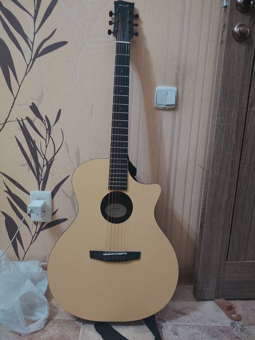 Акустическая гитара