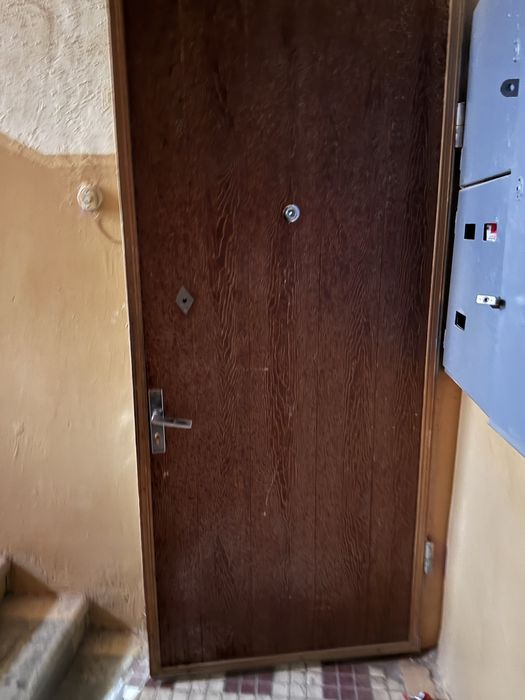 Металлическая входная дверь