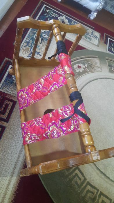 Продам бесык ручной работы деревянный