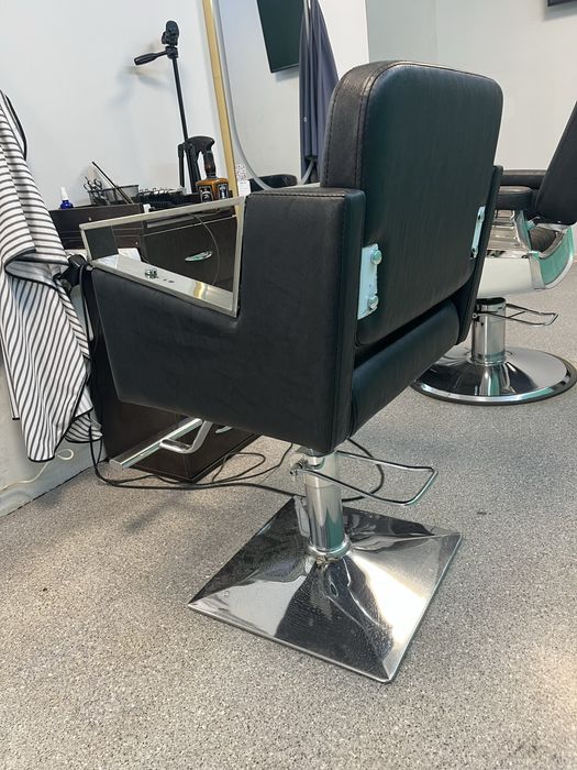 Продам парикмахерской кресло