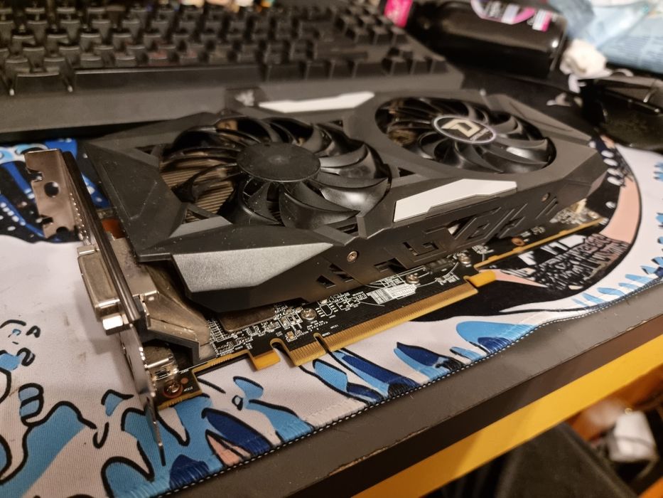 Dataland RX 480 de 8GB GDDR5 (256-bit) PCI-Express 3.0 x16