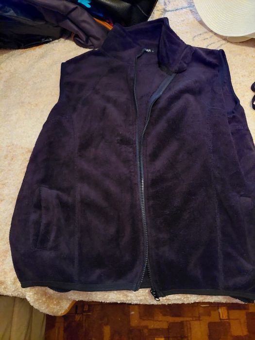 Елеци 2 броя за 7лв