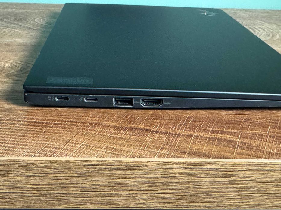 Лаптоп Lenovo Thinkpad X1 Carbon Gen 9 i5-1135G7/16GB/256-512GB SSD/14" WUXGA 16:10