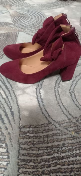 Ayollar Tuflisi sotaman