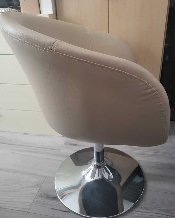 Scaun cu spătar picior rotativ piele ecologica rezistenta