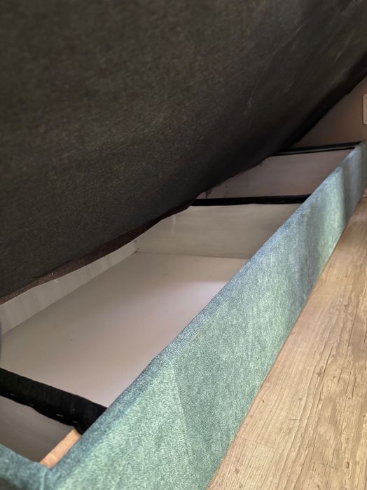 диван 170см двуместен. КАТО НОВ!!! БЕЗ СКЪСАНО!! БЕЗ ПЕТНА!!!