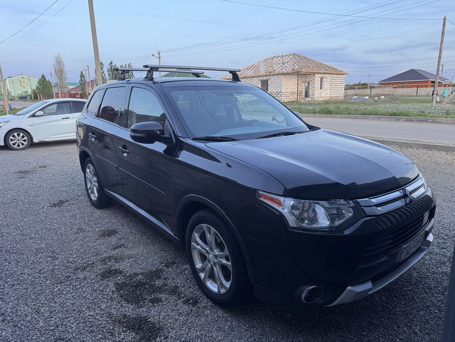 Mitsubishi Outlander 2015год