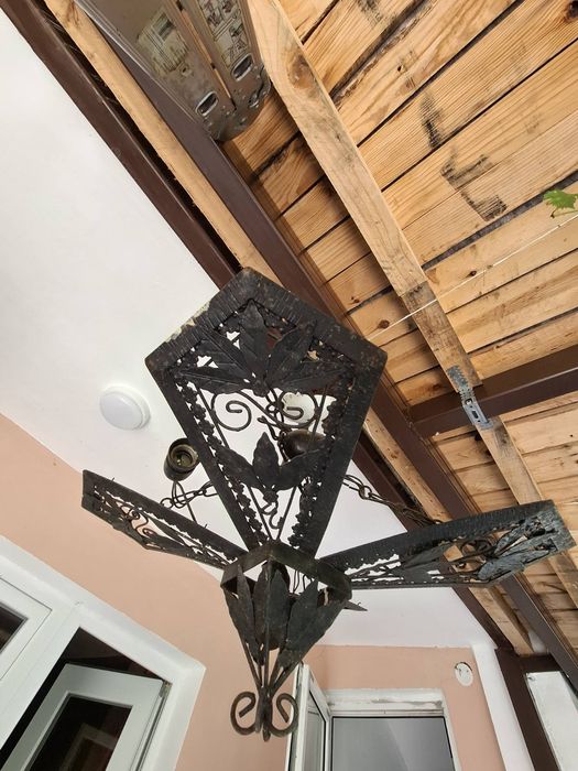 Продавам метален полилей