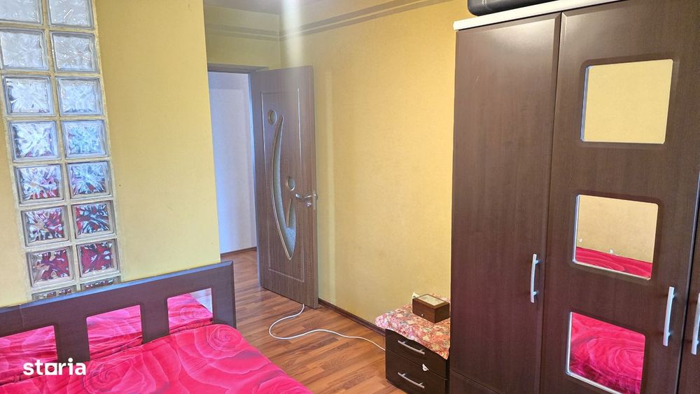 Vand apartament cu 4 camere, Deva, Crinilor, etaj 3, doua bai, balcon