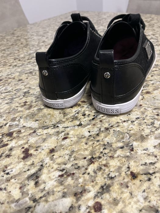 GUESS Оригинални Маратонки 40 р-р
