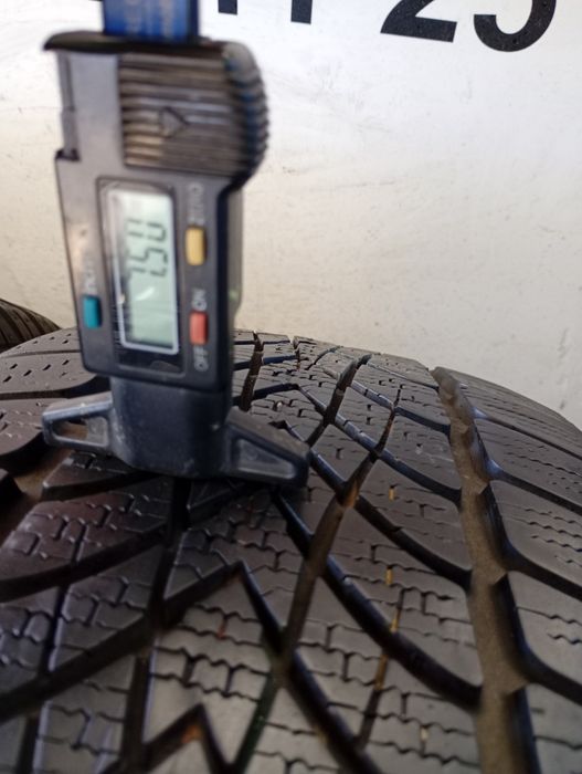 Перфектни 2бр.225/45/17 Dunlop  4D MO dot2719