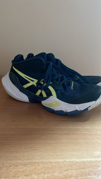 Кросовки asics в отличом состоянии