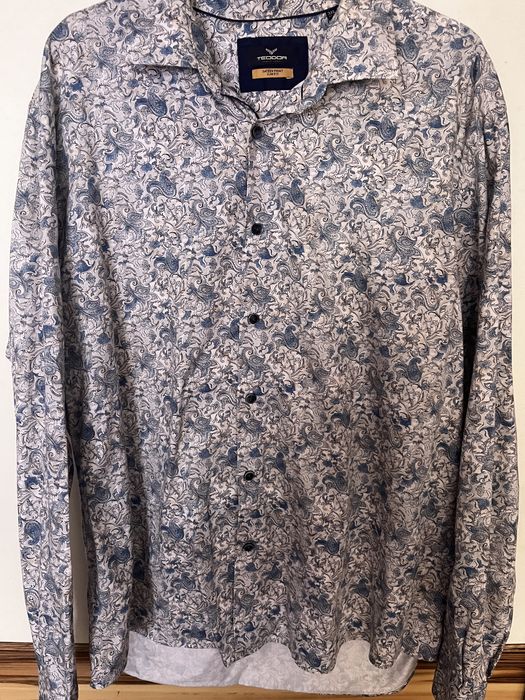 Цветна риза с дълъг ръкав