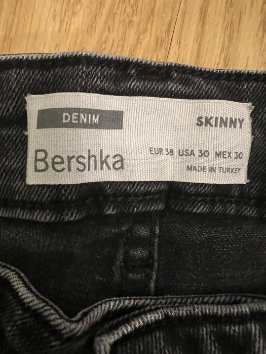 Jeans Bershka negri biker skinny - marime EUR 38