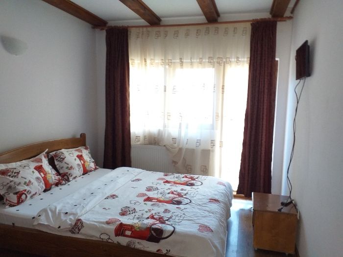 LIBERĂ DE PAȘTI :Pensiune și cu sauna, Salină  și CIUBAR: JACUZZI!