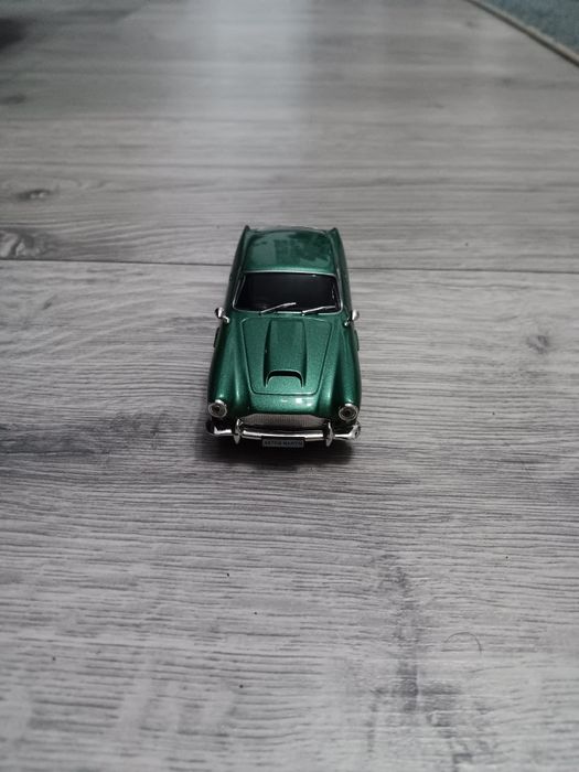 Macheta Aston Martin 1 43